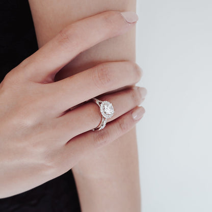 1.0 CT Round Halo & Twisted Pave CVD F/VS2 Diamond Engagement Ring